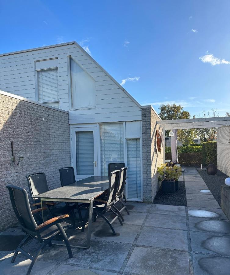 Vakantiebungalow Mee Naar Ouddorp Aan Zee Esterno foto